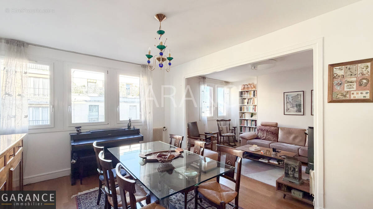 Appartement à PARIS-14E