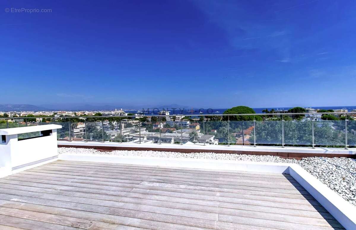 Vente villa 7 chambres entièrement rénovée avec vue mer, Cap d'Antibes - photo 10