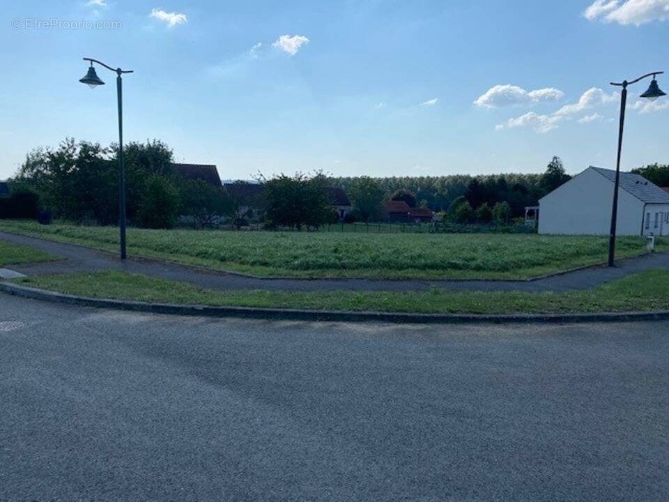 Terrain à NOYON