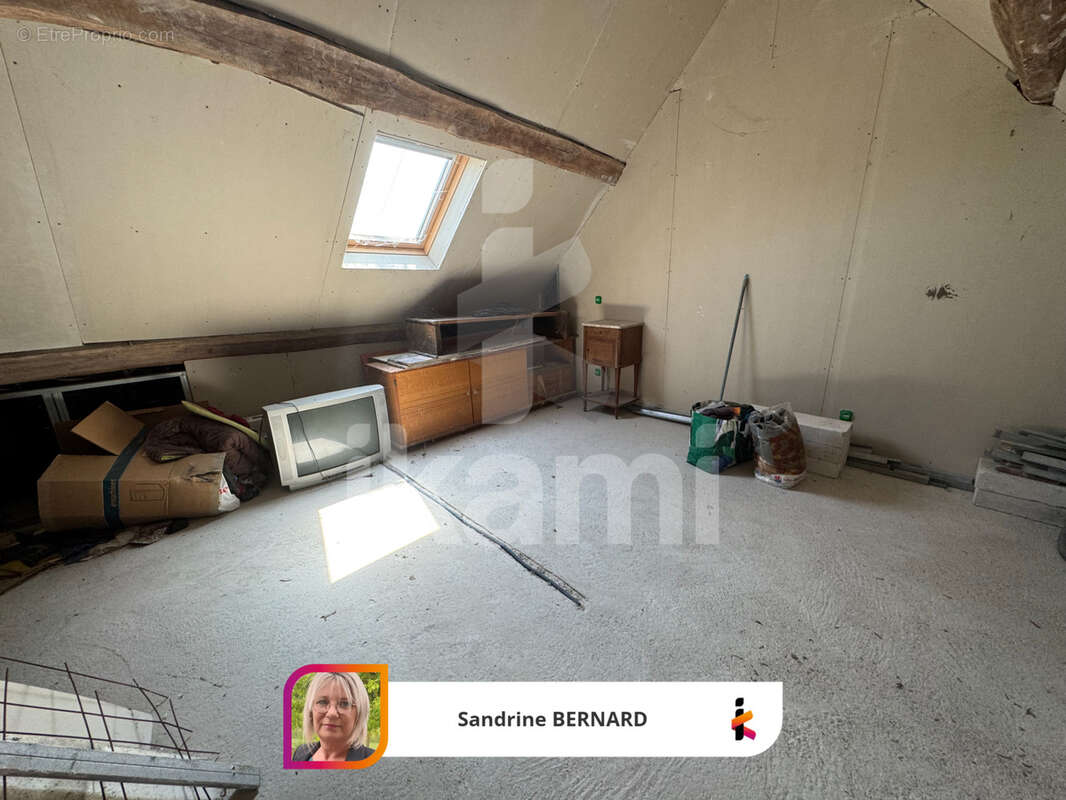 Grande maison de caractère a rénover. Calme assuré - photo 8