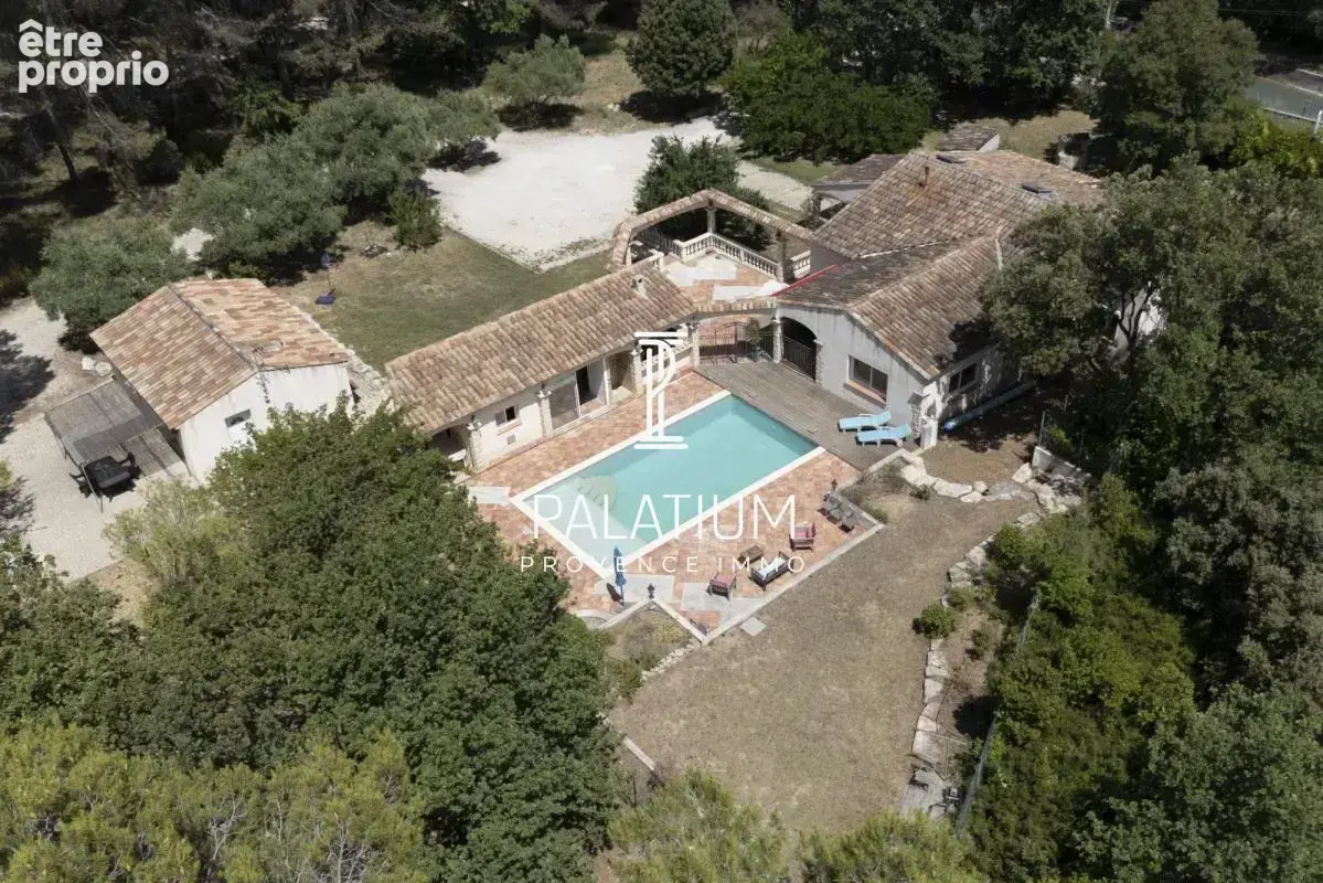Maison à VENTABREN