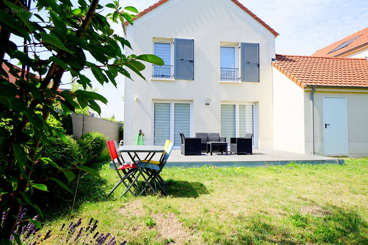 Maison à EPONE