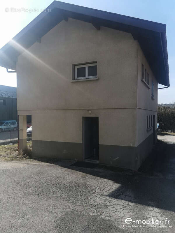 Commerce 1028 m² à Villaz  - photo 2