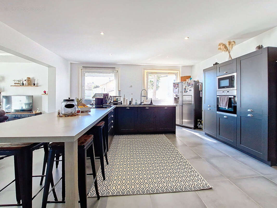 Maison à SURY-LE-COMTAL