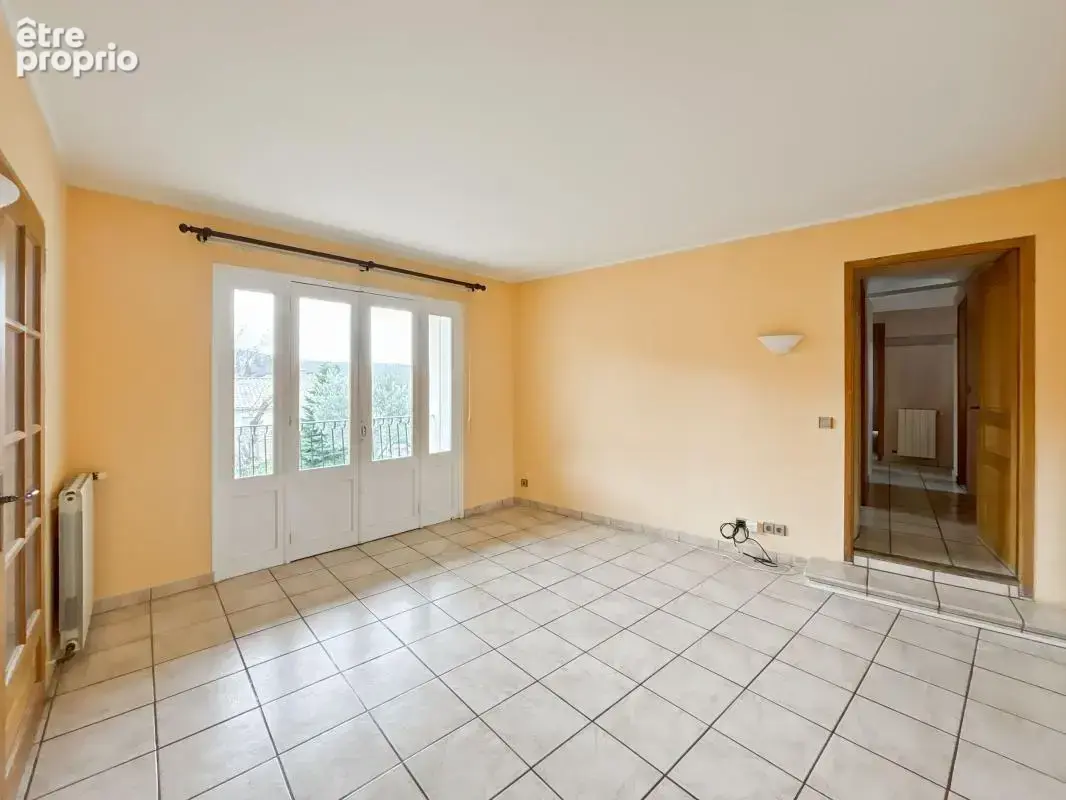 Belle maison Rénovée composée de deux logements , un type 4 et un type 2. Bâtie sur une parcelle de 800 m2 , cette charmante mai - photo 23