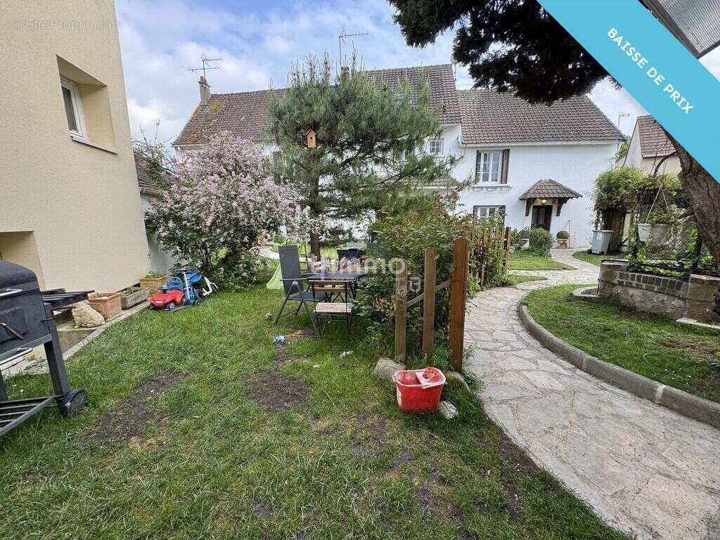 Maison à VILLENEUVE-SOUS-DAMMARTIN