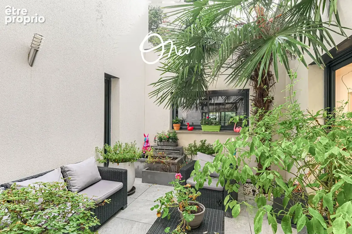 Coeur village - Villa contemporaine de 282 m2 sur sa parcelle de 2148 m2 - photo 11