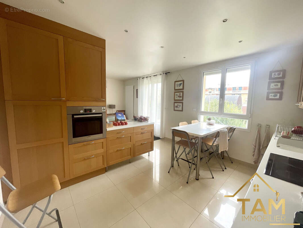 Maison à SAINT-CYR-L&#039;ECOLE