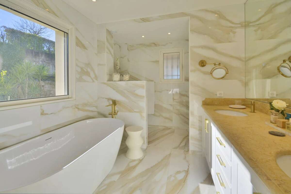 Maison à PEYMEINADE