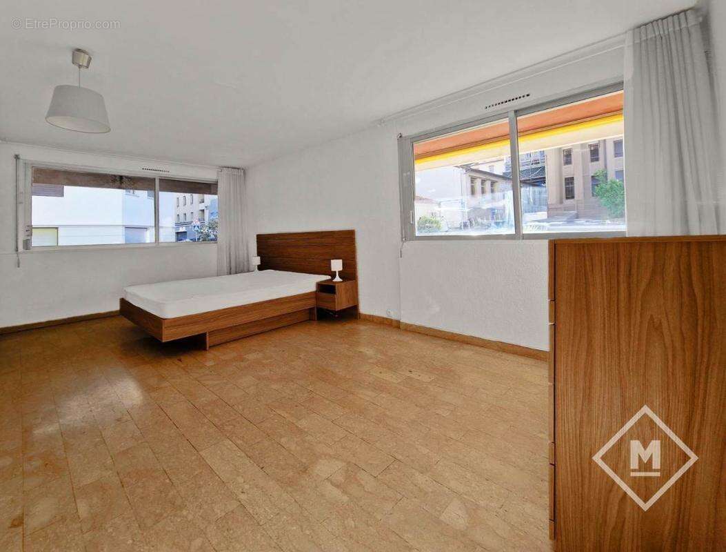 Appartement à MARSEILLE-7E