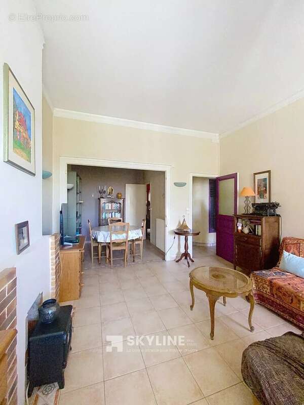 Appartement à MARSEILLE-1E