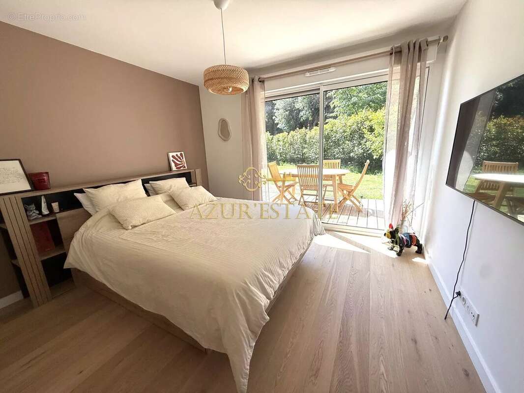 Appartement à EZE