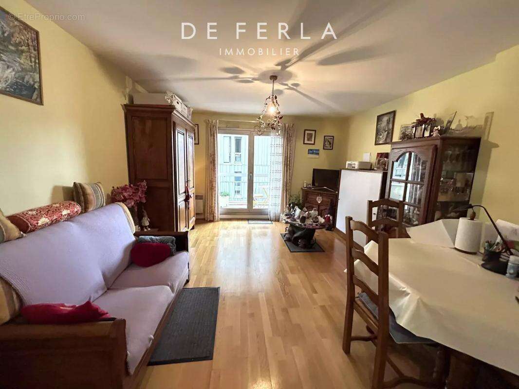 Appartement à PARIS-14E