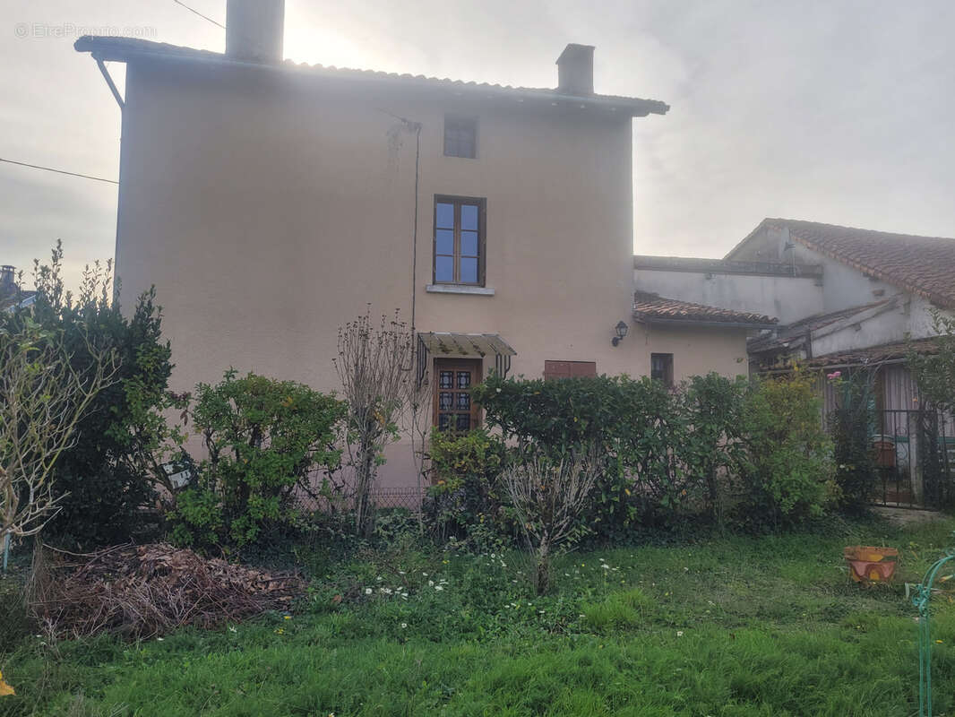 Maison à SAINT-VICTURNIEN