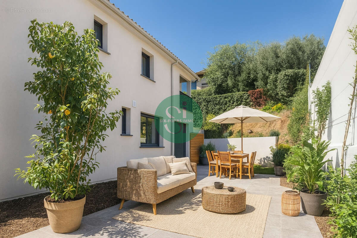 Appartement à SIX-FOURS-LES-PLAGES