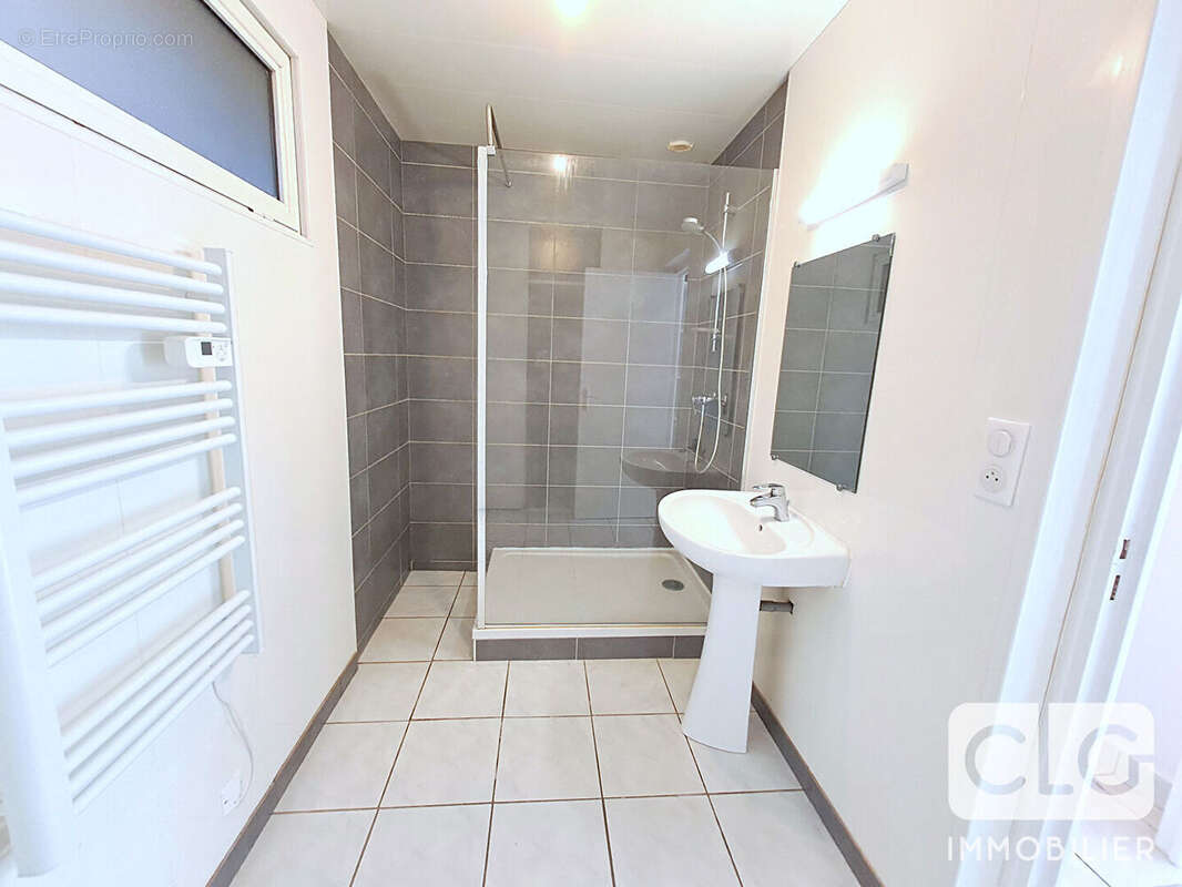 Appartement à COMBRIT