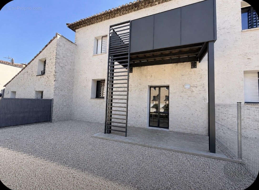 Appartement à L'ISLE-SUR-LA-SORGUE