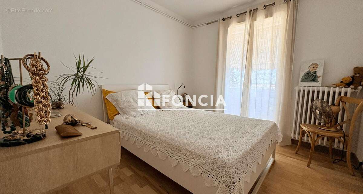 A vendre superbe t3 renove avec cave + stationnement libre - dernier etage - photo 7