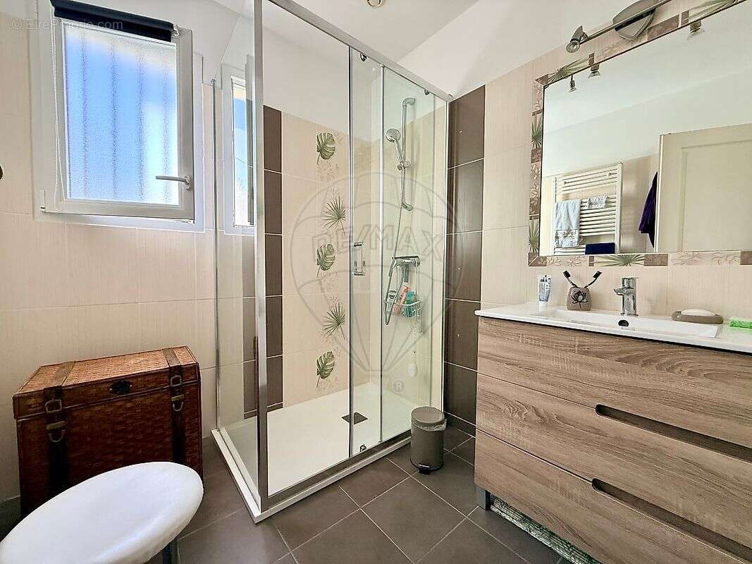 Maison à VAUX-SUR-MER