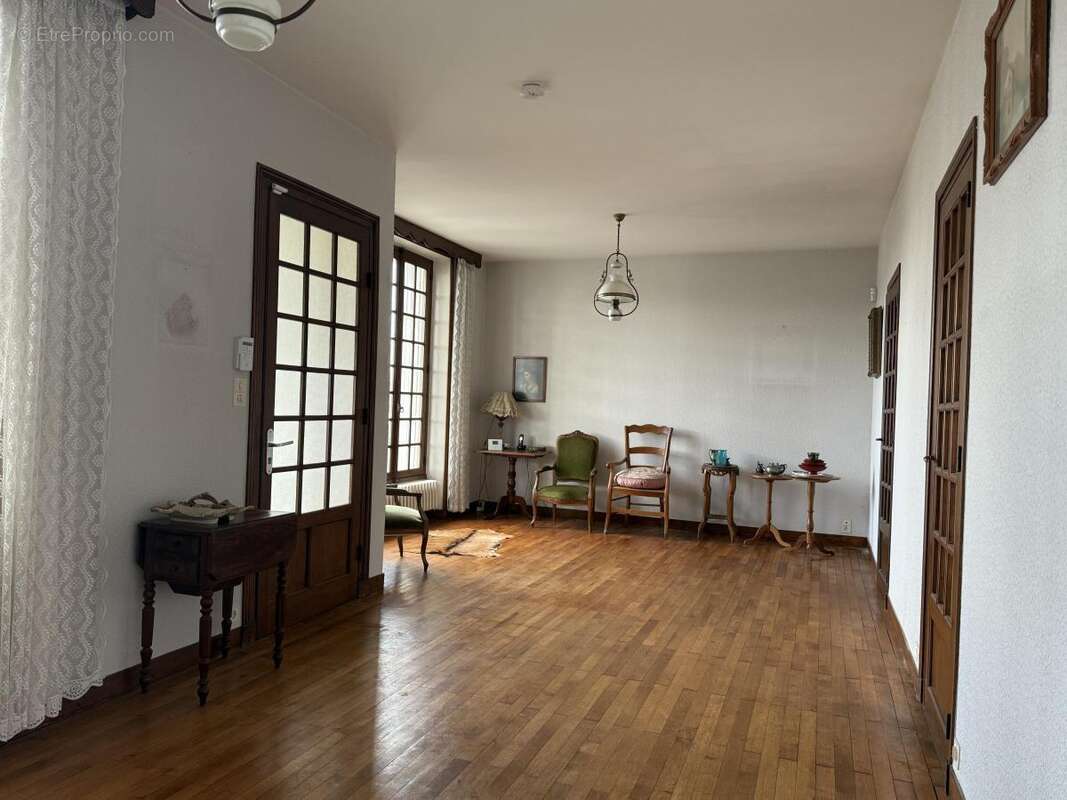 Maison 101 m² à Saint-Sebastien-Sur-Loire  - photo 5