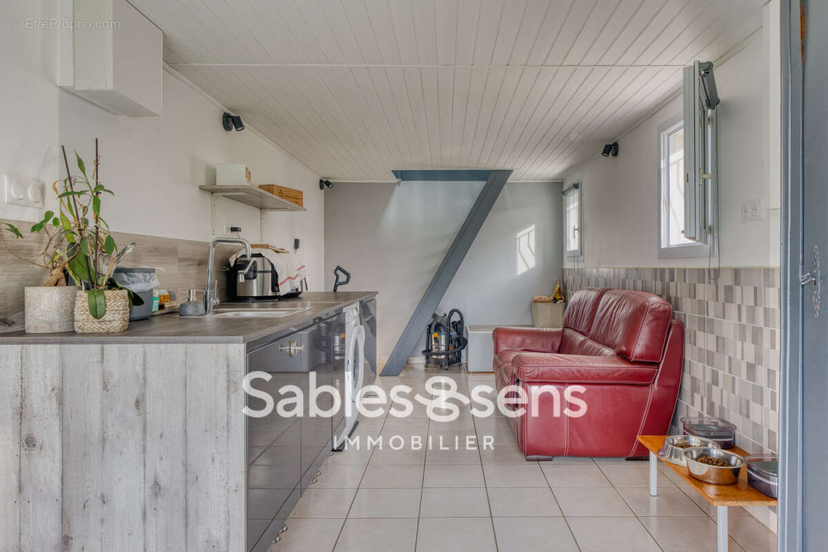 Maison à BEAULIEU-SOUS-LA-ROCHE