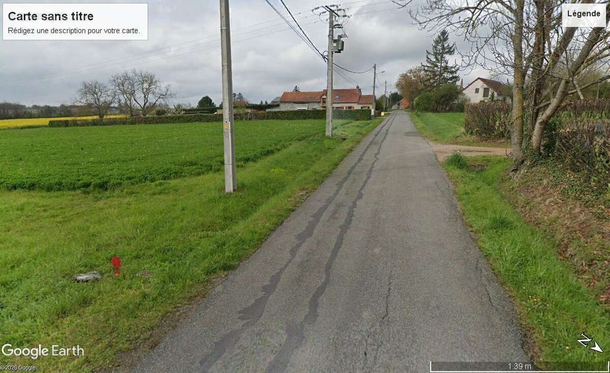 Terrain à ESPINASSE-VOZELLE