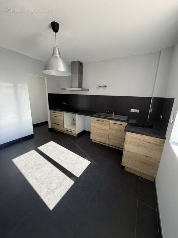 Villa de trois chambres proche du centre ville 104 m2 - photo 5