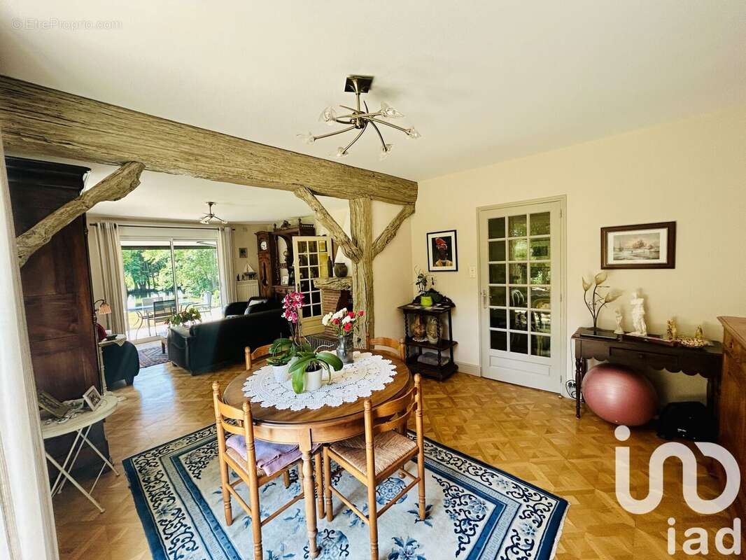 Photo 3 - Maison à LA CHAPELLE-JANSON