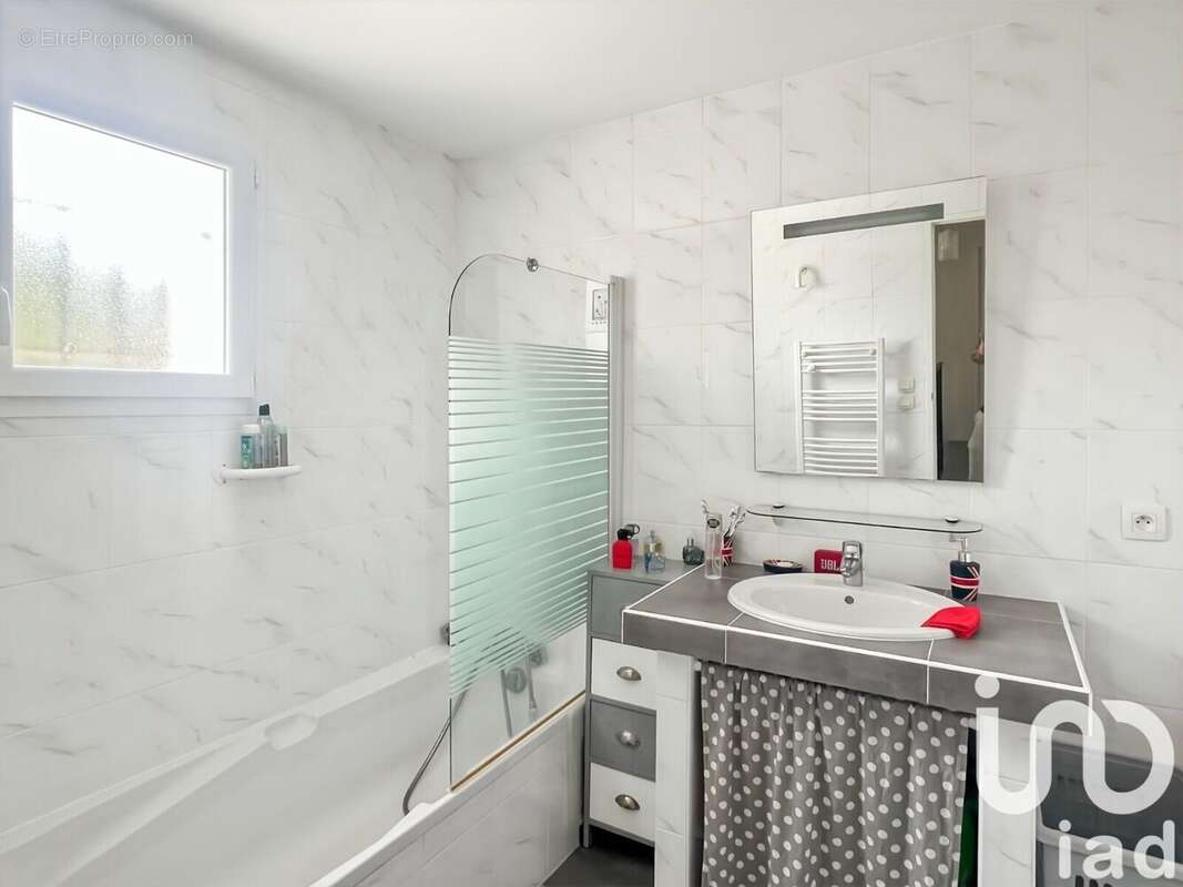 Photo 8 - Maison à LANGLADE