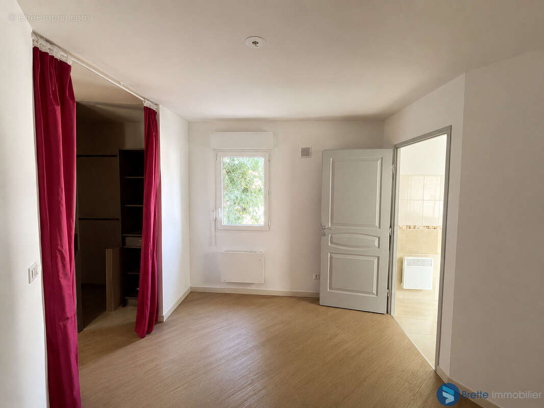 Toulon st roch - appartement t2 renove - photo 3