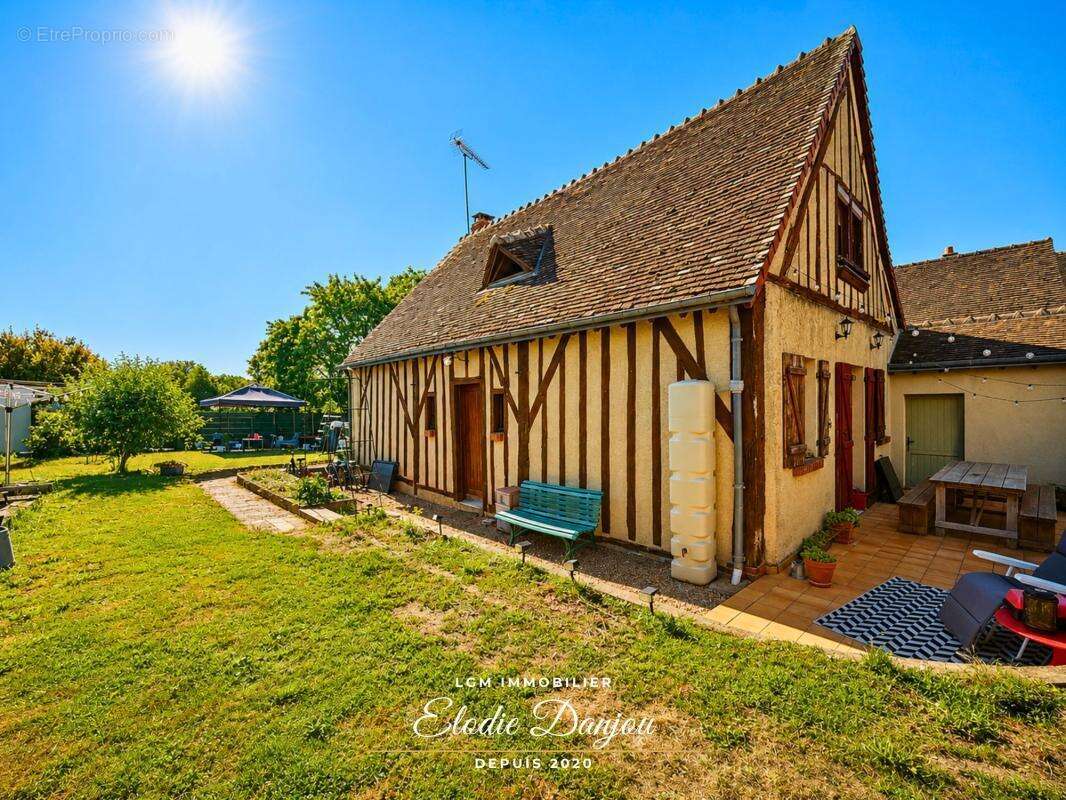 Maison à colombages – 5 chambres – Jardin et cour - Authon proche Château-Renault - photo 11