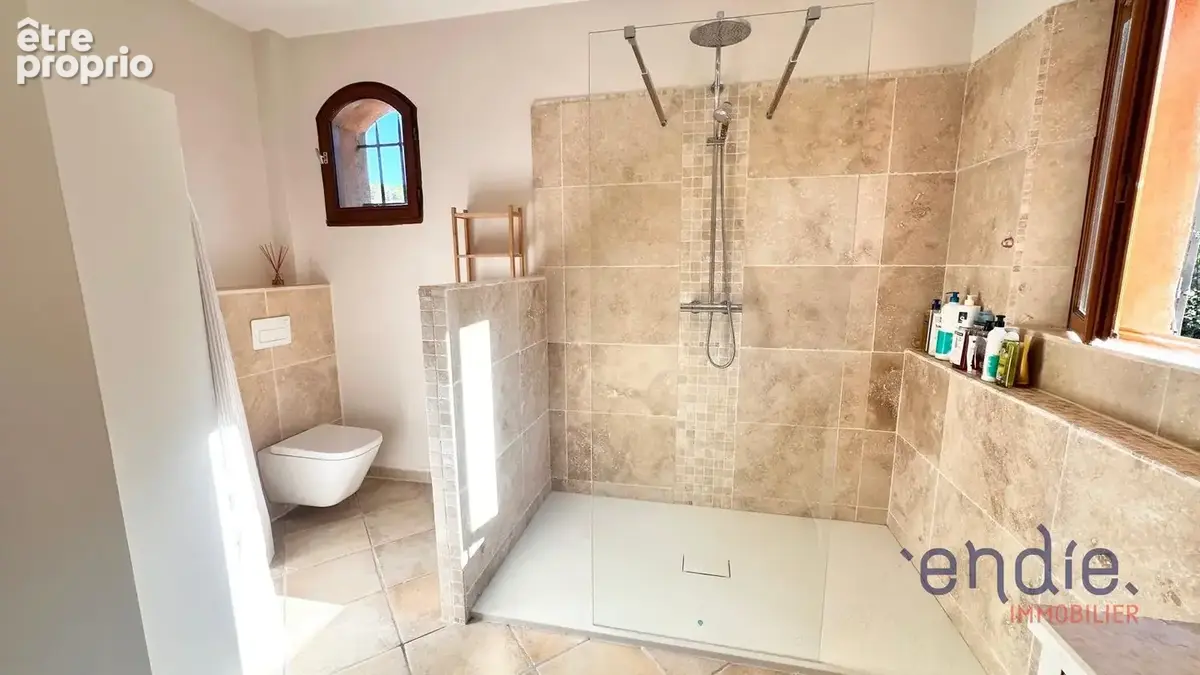 A Lorgues, charmante bastide de 158m2, 4 chambres, studio et piscine - photo 12