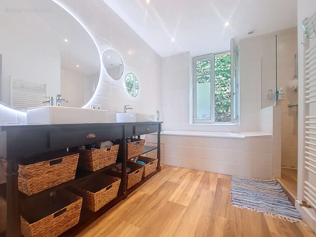 Maison à SAINT-SYMPHORIEN-D'OZON