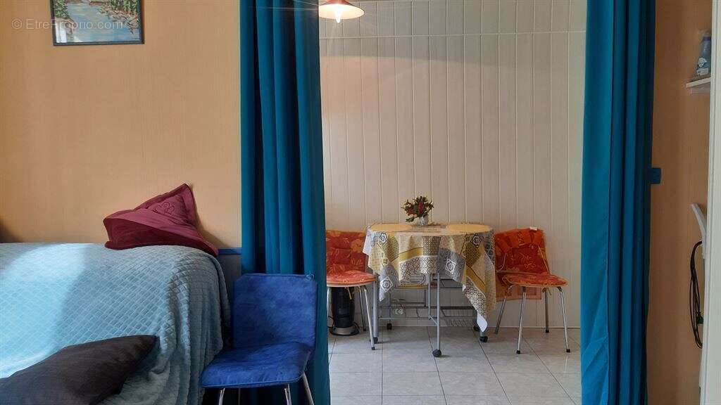 Appartement à EAUX-BONNES