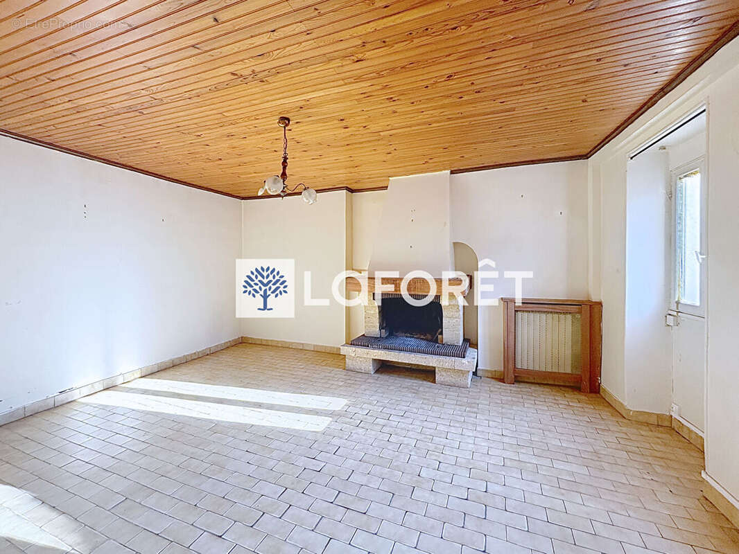 Maison à SAINT-NOM-LA-BRETECHE