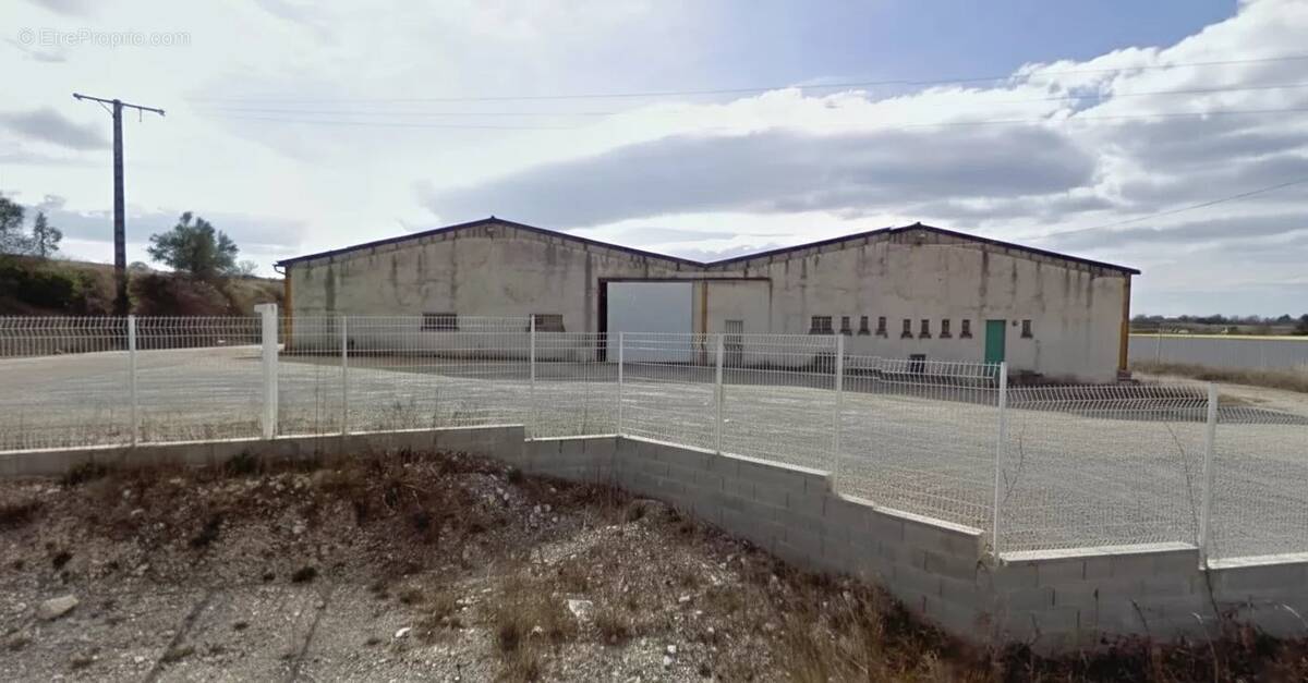 Commerce à SAINT-MAURICE-DE-CAZEVIEILLE