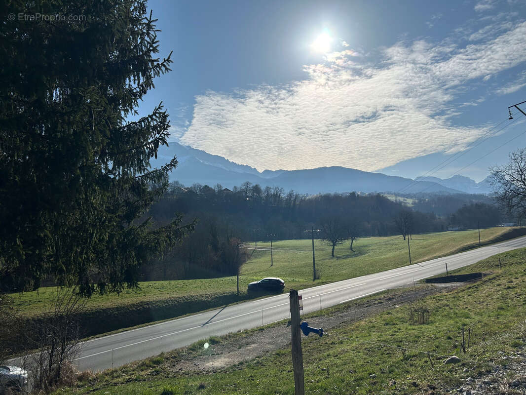 Terrain à CHARVONNEX