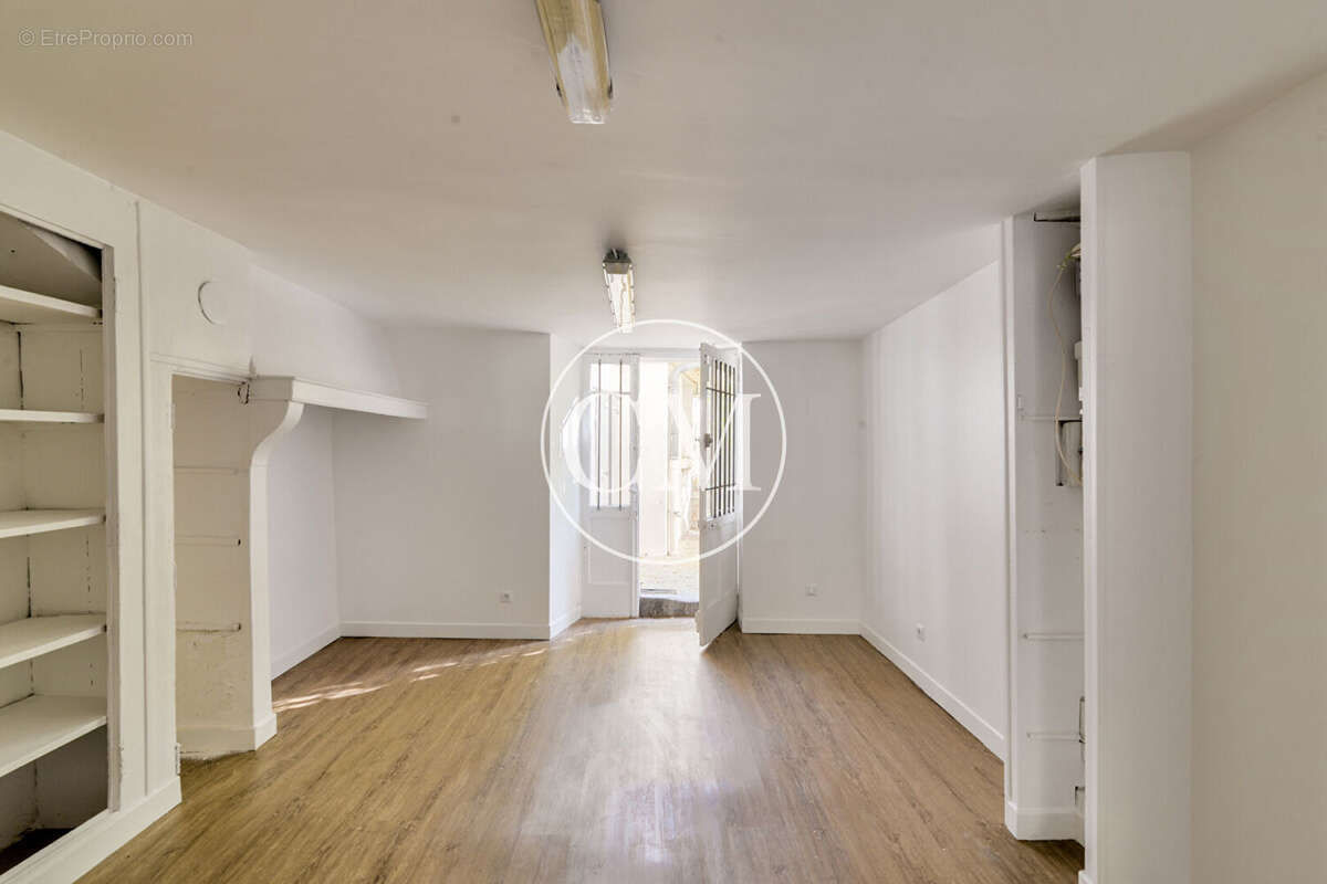 Commerce à VERSAILLES