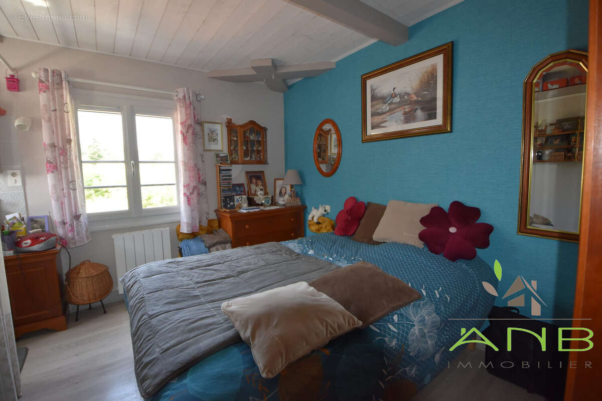 Maison 137 m² à Vouzan  - photo 6