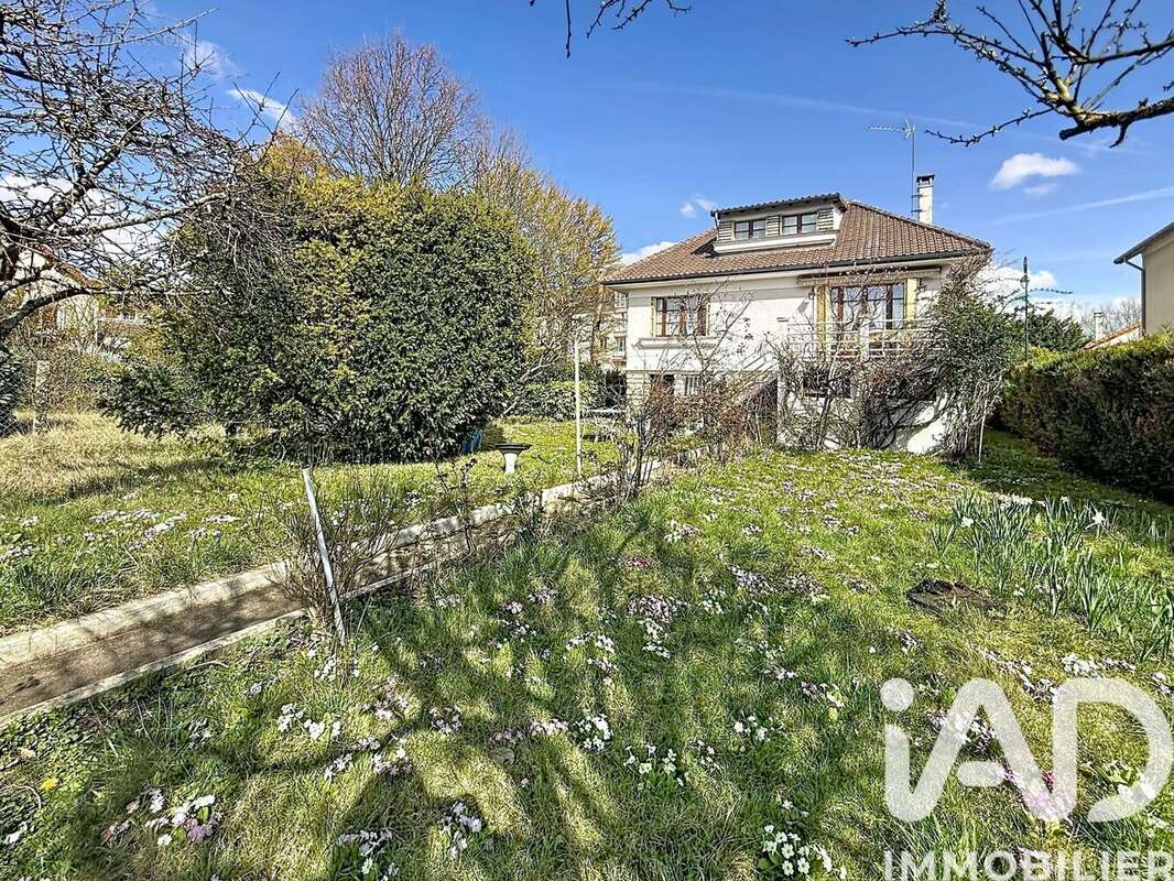 Photo 2 - Maison à LE PLESSIS-TREVISE