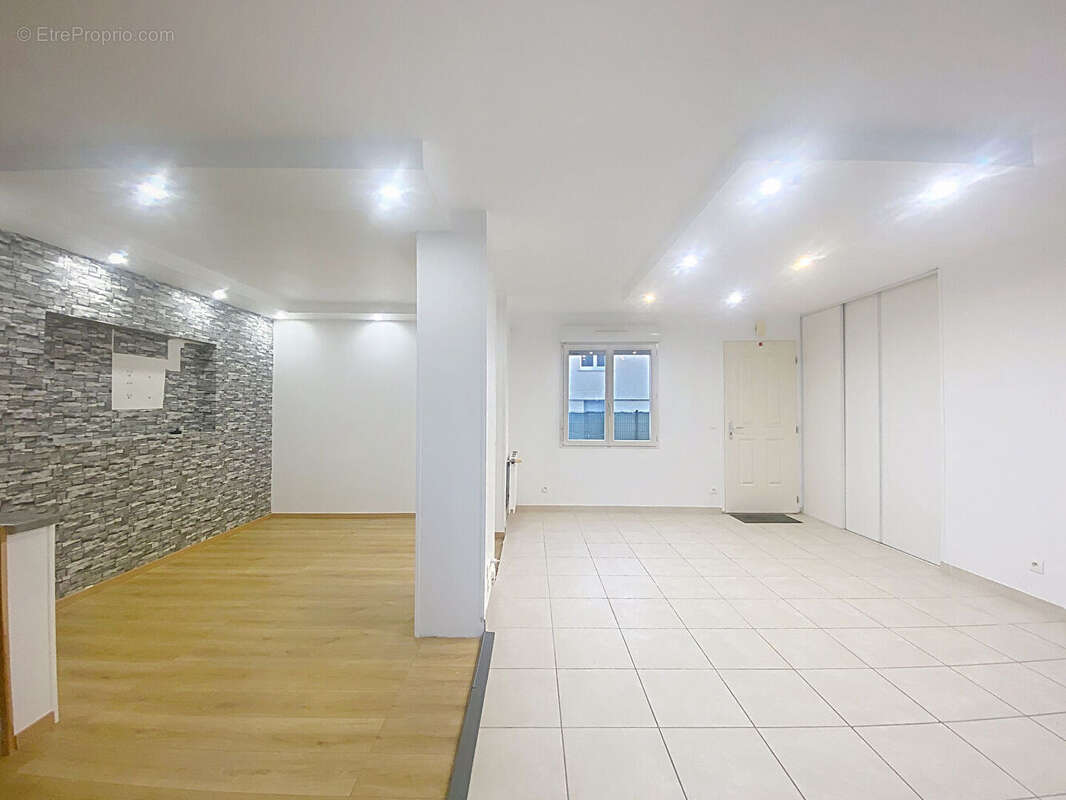 Maison à SAINT-LYE-LA-FORET