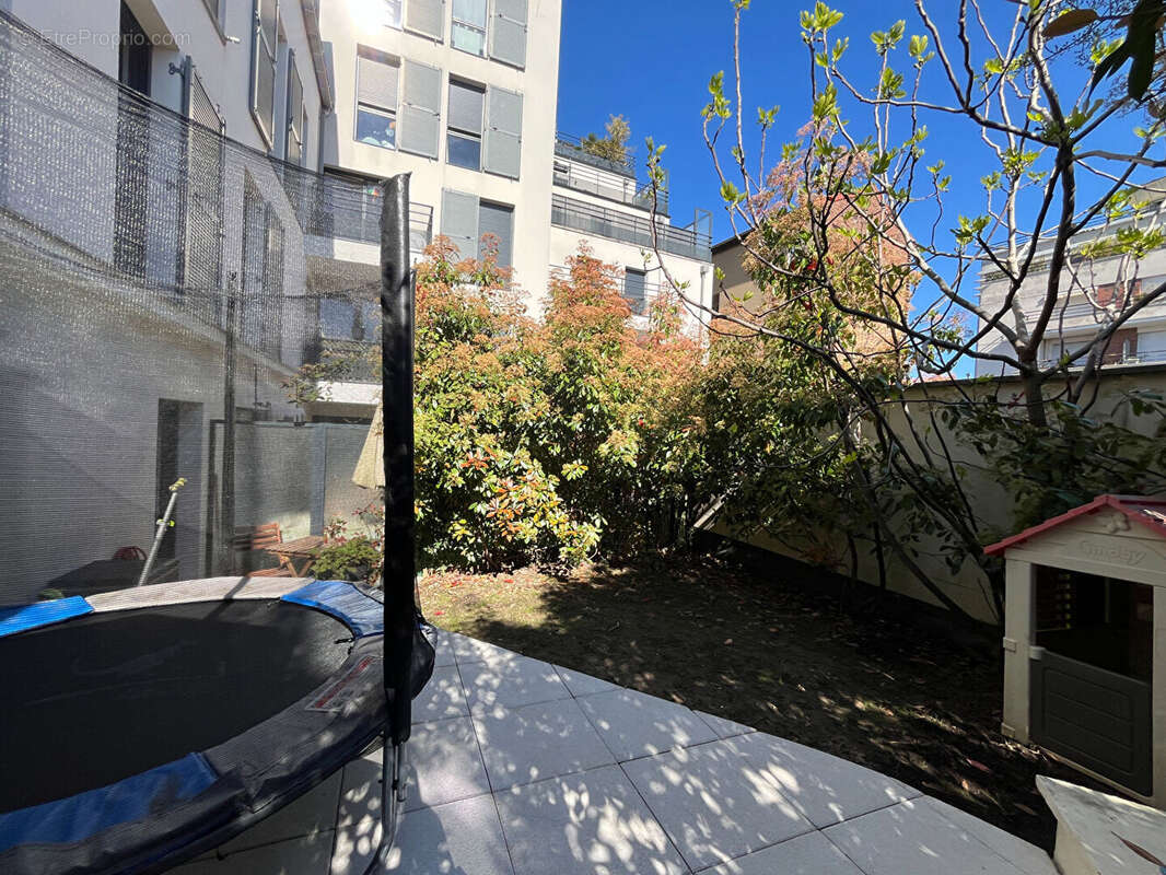 Appartement à SURESNES