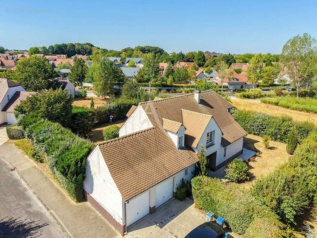 Bailly-Romainvilliers :  Maison familiale de 160 m², terrain 887 m², vue lac - photo 20