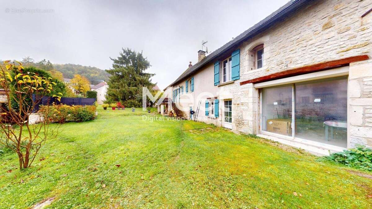 Maison à SAINT-MARTIN-SUR-ARMANCON