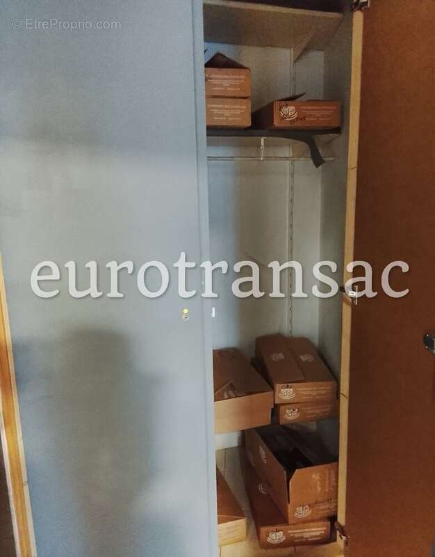 Droit au bail à vendre  Local commercial 60,81 m²  Centre historique de Pézenas - photo 5