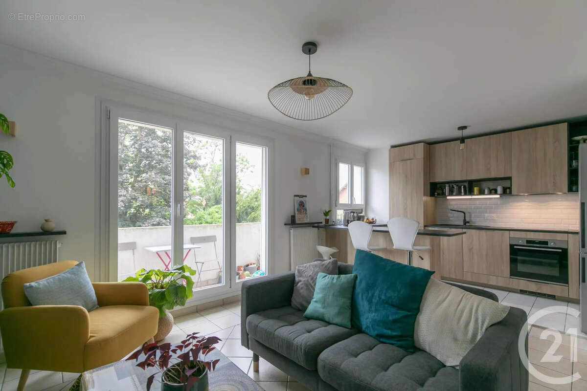 Appartement à SAINT-MAUR-DES-FOSSES