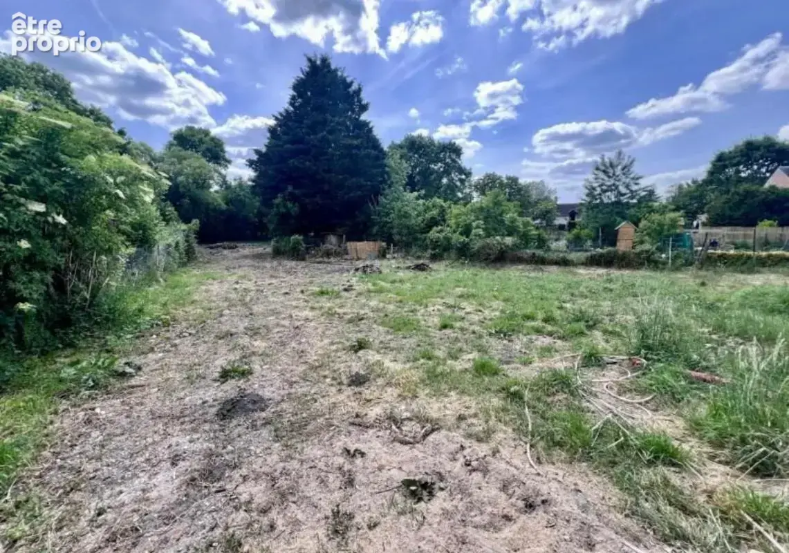 Terrain à LIGNY-LE-RIBAULT