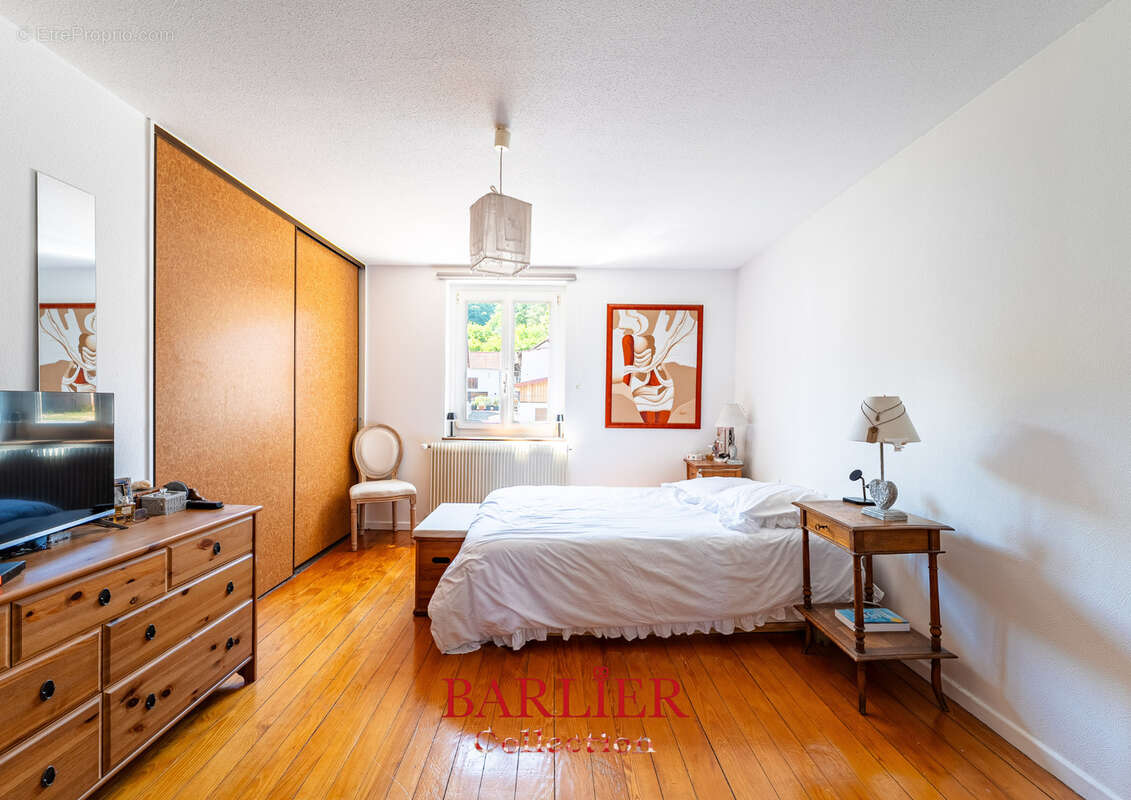 Maison de caractère de 215m2 sur un terrain de 8,5 ares - photo 12
