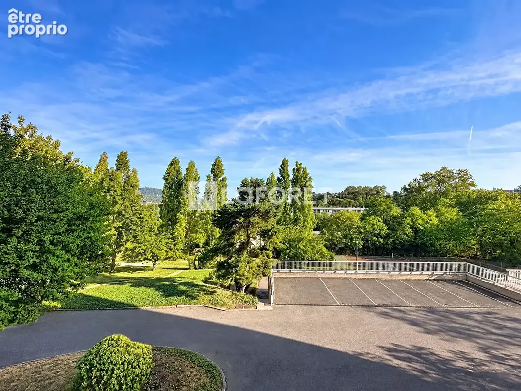 Grand t3 avec balcon traversant metro cuire - photo 10