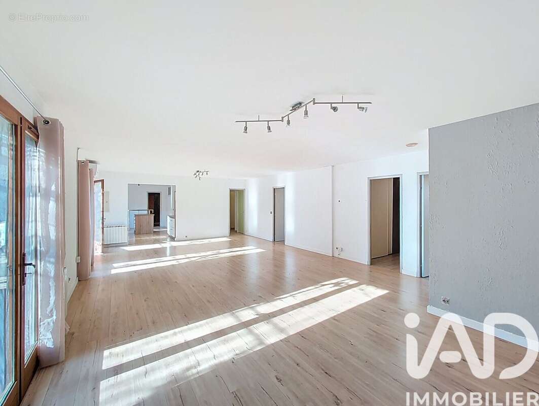 Photo 7 - Maison à ENTRAIGUES-SUR-LA-SORGUE